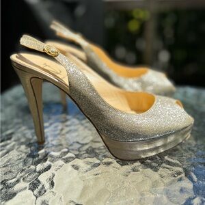 Vince Camuto Gold Platform Slingback Heel Size 37 Only worn once